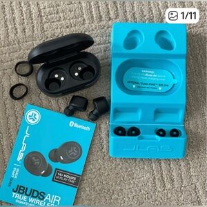 BNew in Box jlab Wireless Earbuds with Charging Case